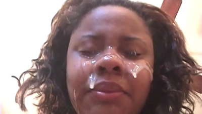 Ireng Brasil prawan nemu sing cum ing dheweke pasuryan sawise silit jinis karo kontol amba